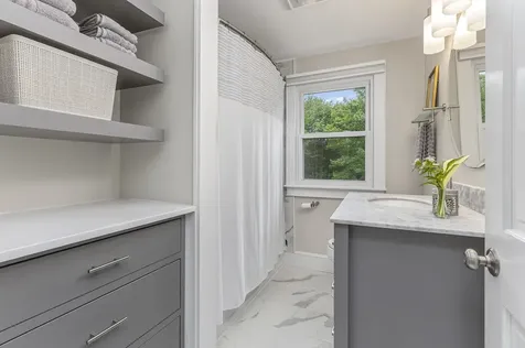 27 Gail Lane Yarmouth ME 04096