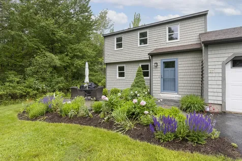 27 Gail Lane Yarmouth ME 04096