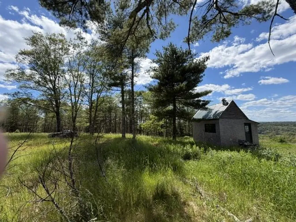 306 Cross Point Road Edgecomb ME 04556