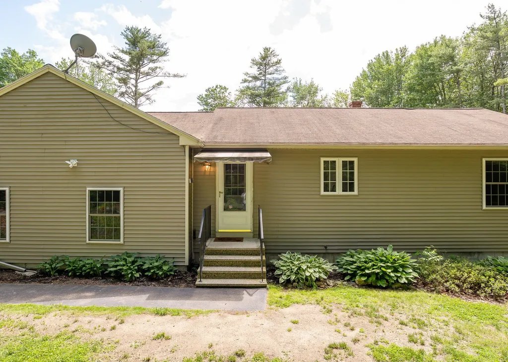 11 Merrill Road Westbrook ME 04092