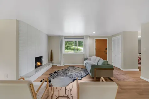 317 Pond Road Manchester ME 04351