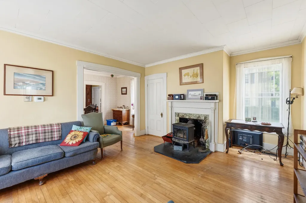 28 Chapel Street Augusta ME 04330