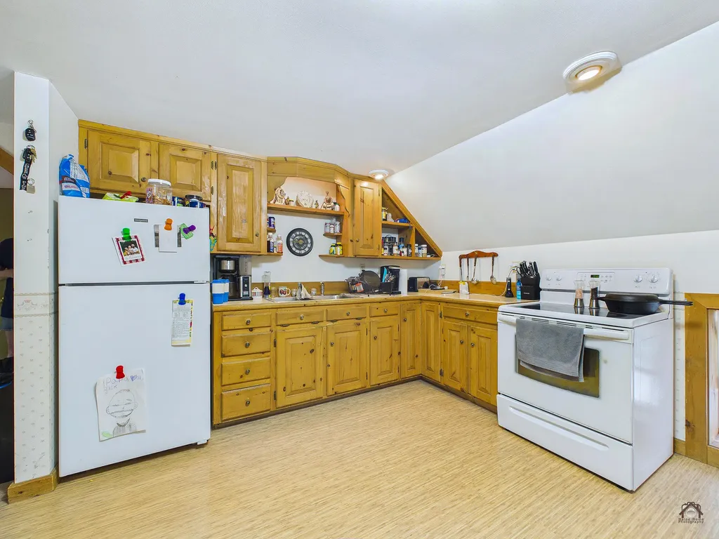 767 River Road Mexico ME 04257