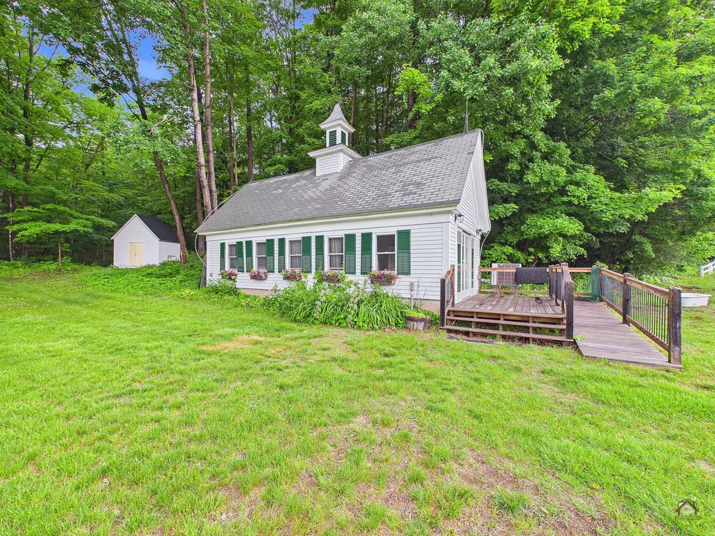767 River Road Mexico ME 04257