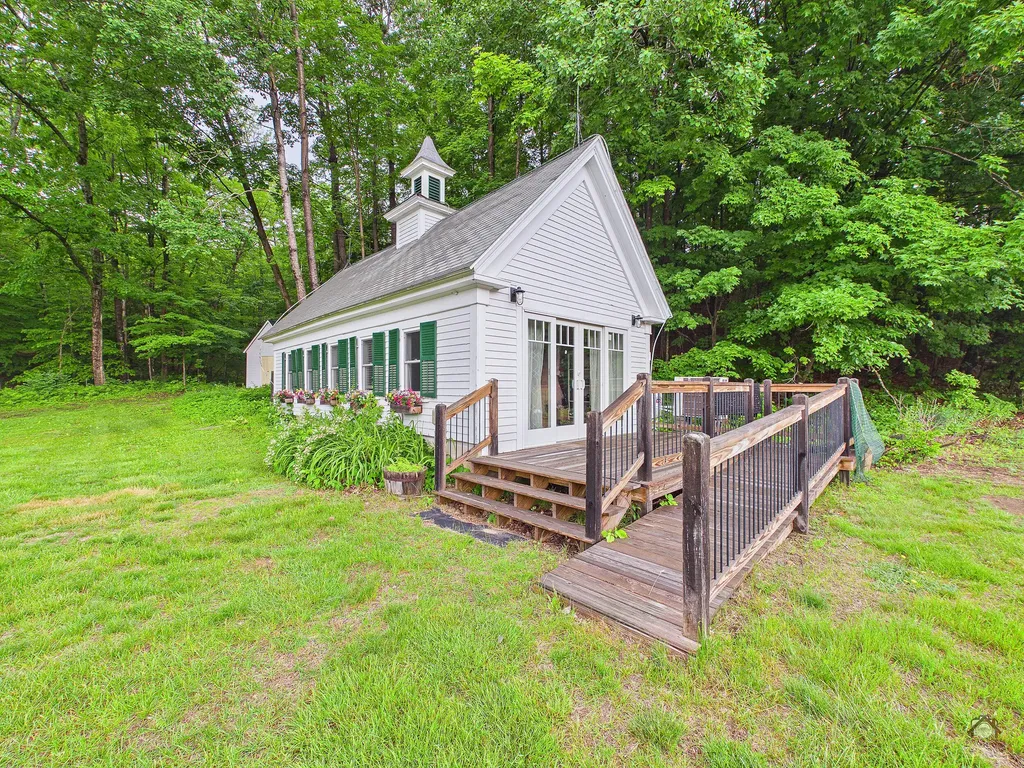 767 River Road Mexico ME 04257