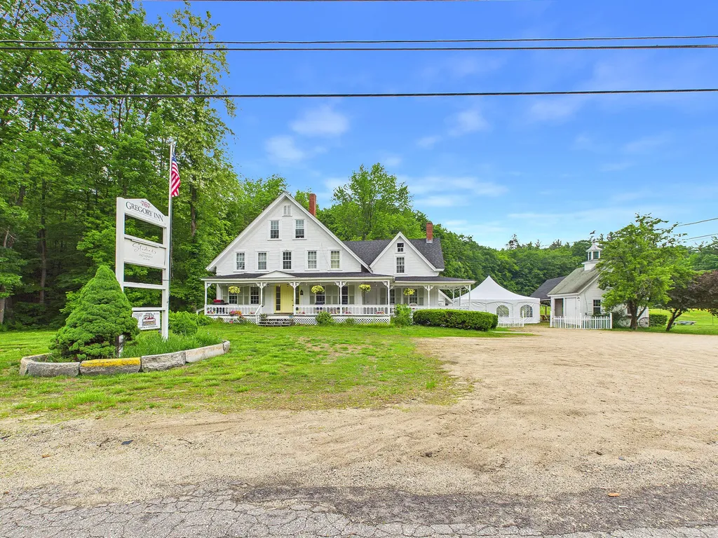 767 River Road Mexico ME 04257