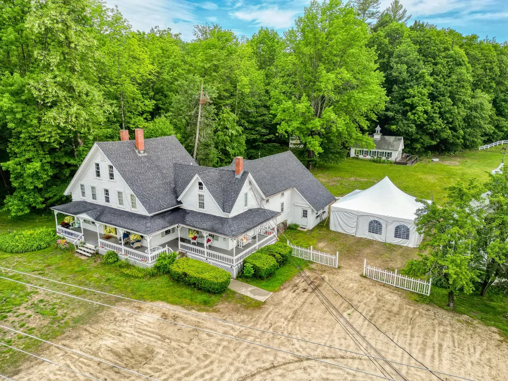 767 River Road Mexico ME 04257