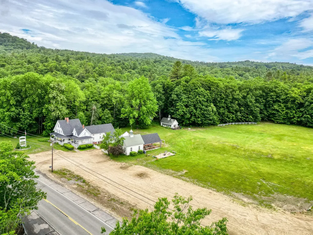 767 River Road Mexico ME 04257
