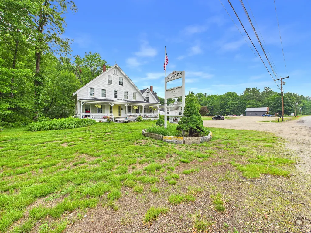 767 River Road Mexico ME 04257