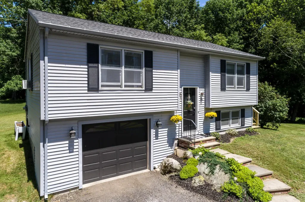 196 Holmes Road Winthrop ME 04364