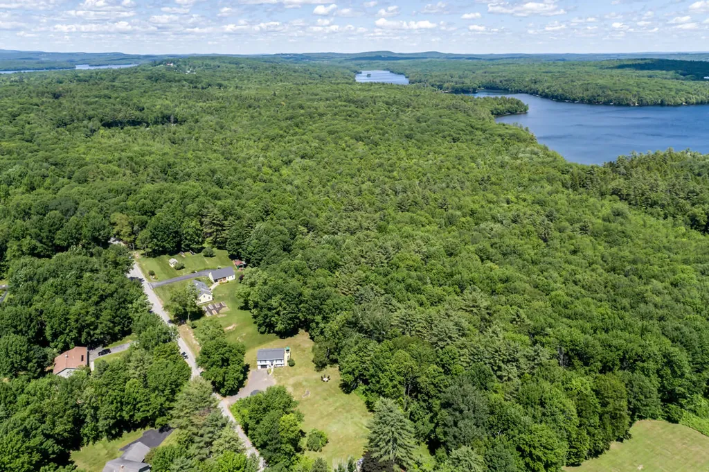 196 Holmes Road Winthrop ME 04364