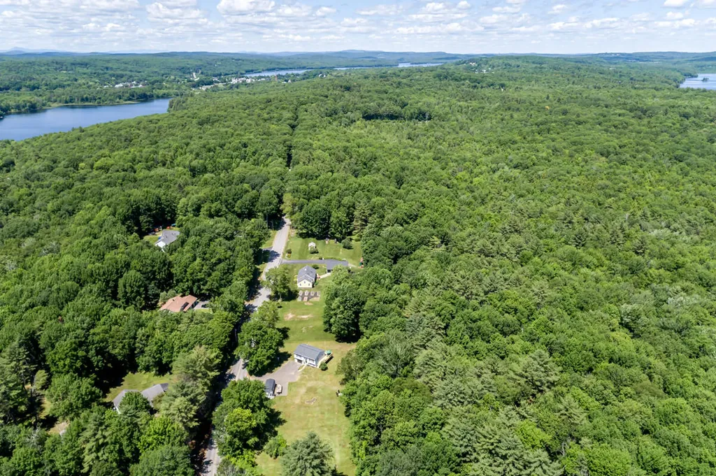 196 Holmes Road Winthrop ME 04364