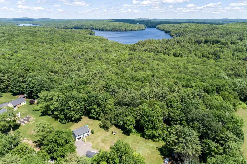 196 Holmes Road Winthrop ME 04364