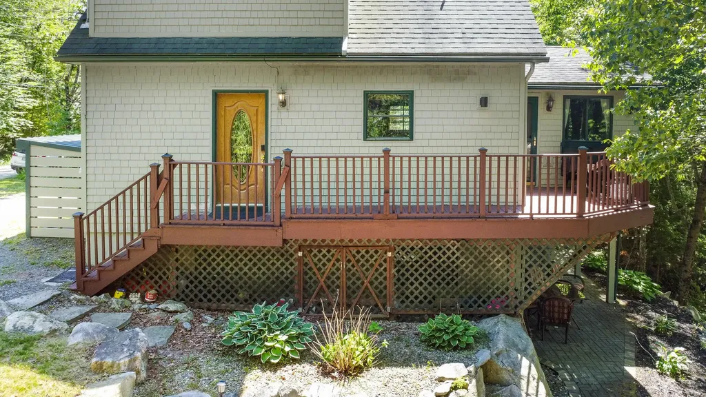 145 Cottage Shore Drive Holden ME 04429