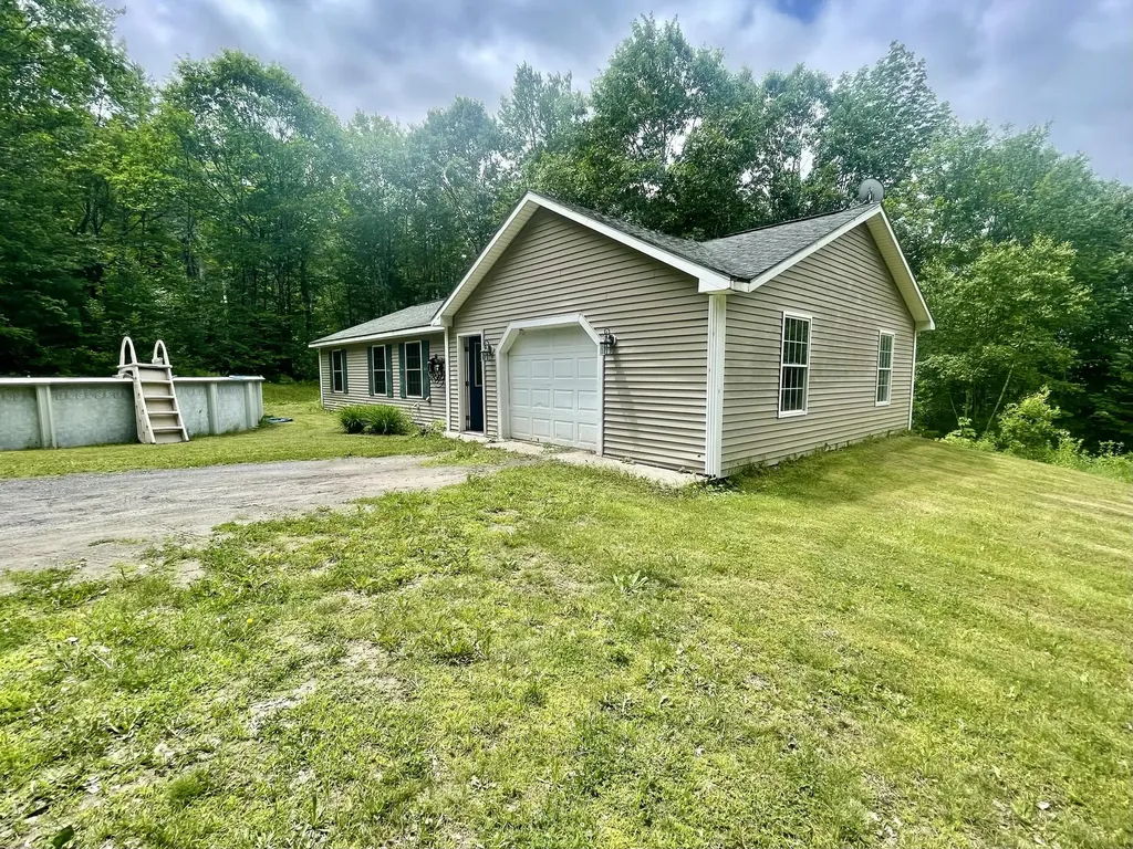 1008 S Belfast Road Windsor ME 04363