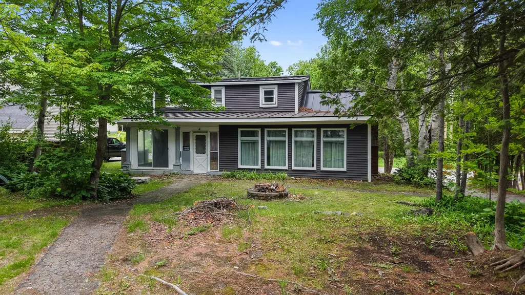 43 Westwood Avenue Millinocket ME 04462