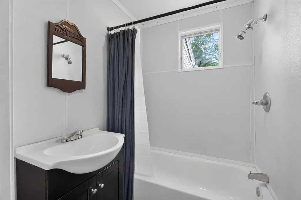 815 Royalsborough Road Durham ME 04222
