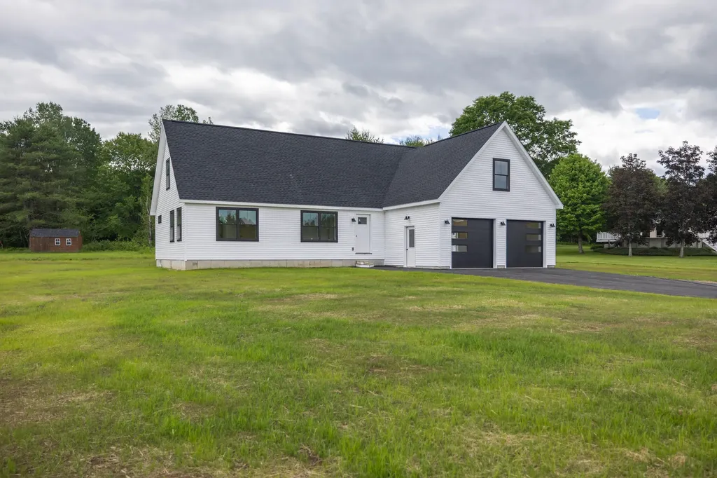 319 Harmons Corner Road Auburn ME 04210