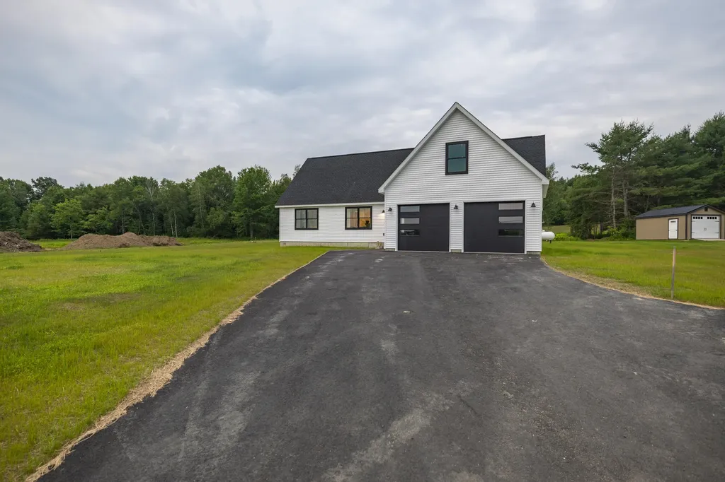 319 Harmons Corner Road Auburn ME 04210