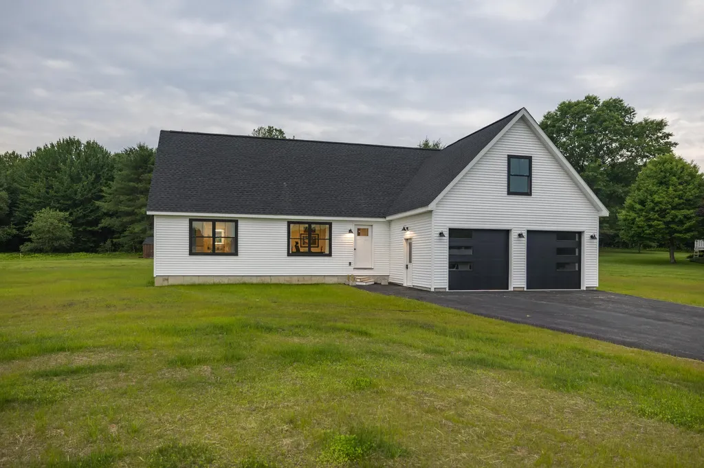 319 Harmons Corner Road Auburn ME 04210