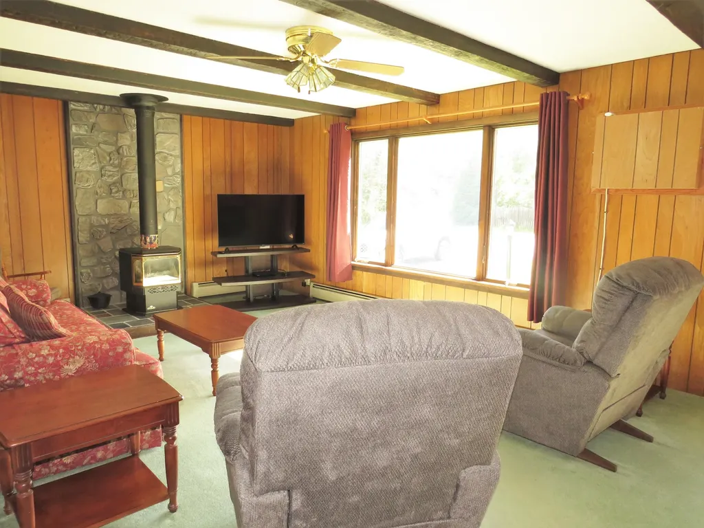 350 Liberty Road Washington ME 04574