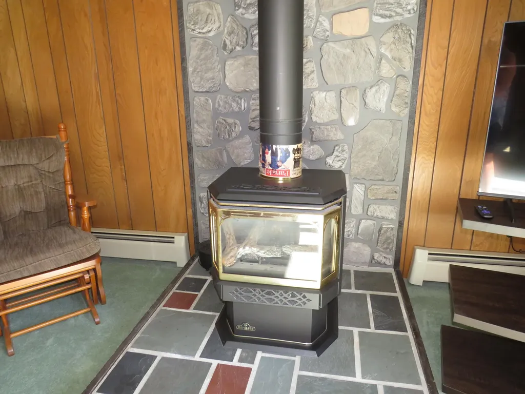 350 Liberty Road Washington ME 04574