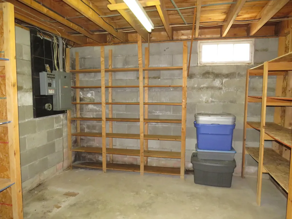 350 Liberty Road Washington ME 04574