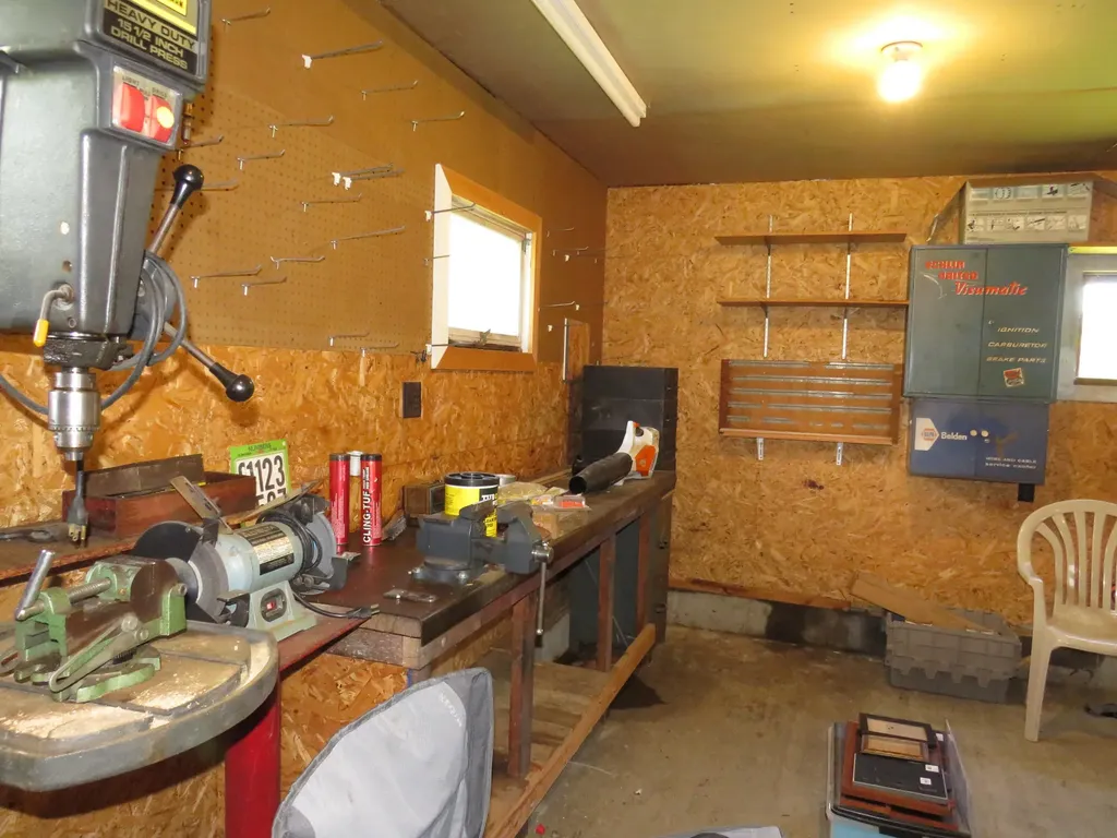 350 Liberty Road Washington ME 04574