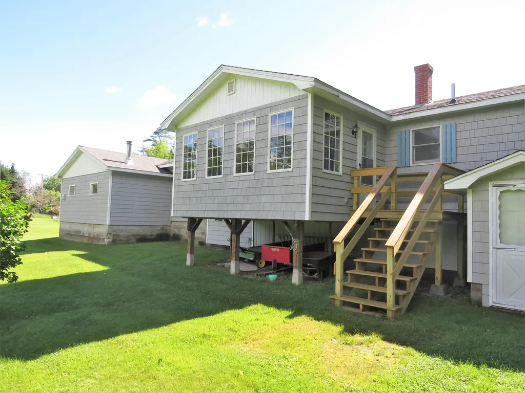 350 Liberty Road Washington ME 04574