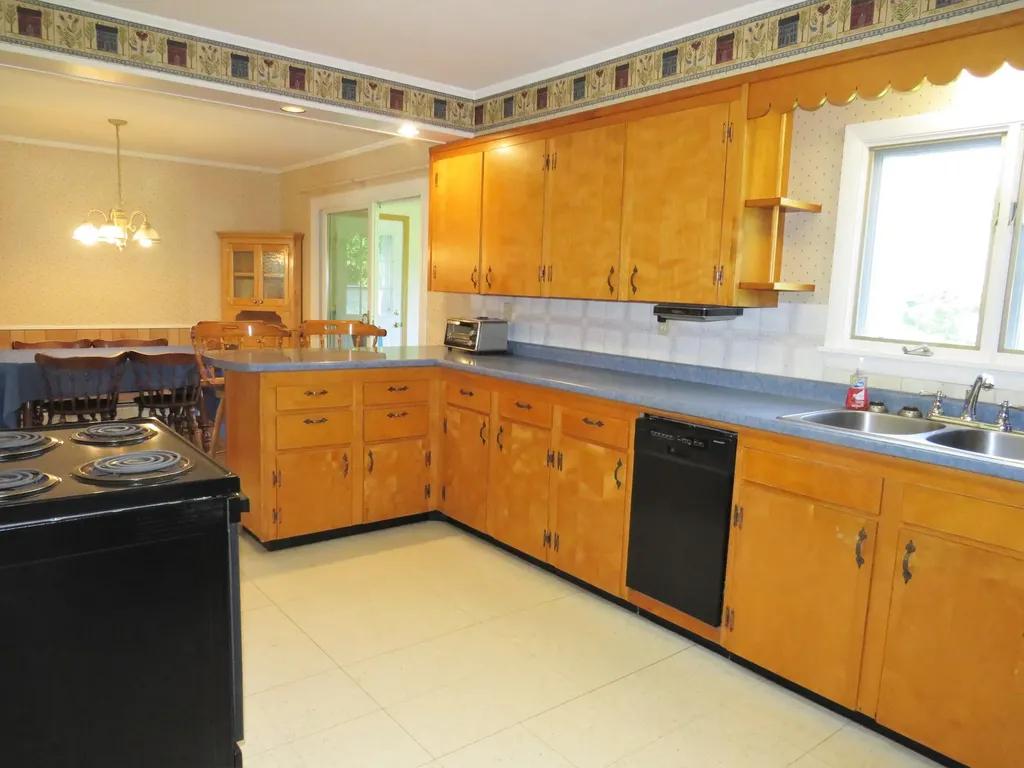 350 Liberty Road Washington ME 04574