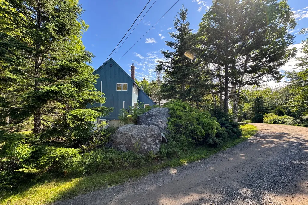 44 Patricia Lane Saint George ME 04859