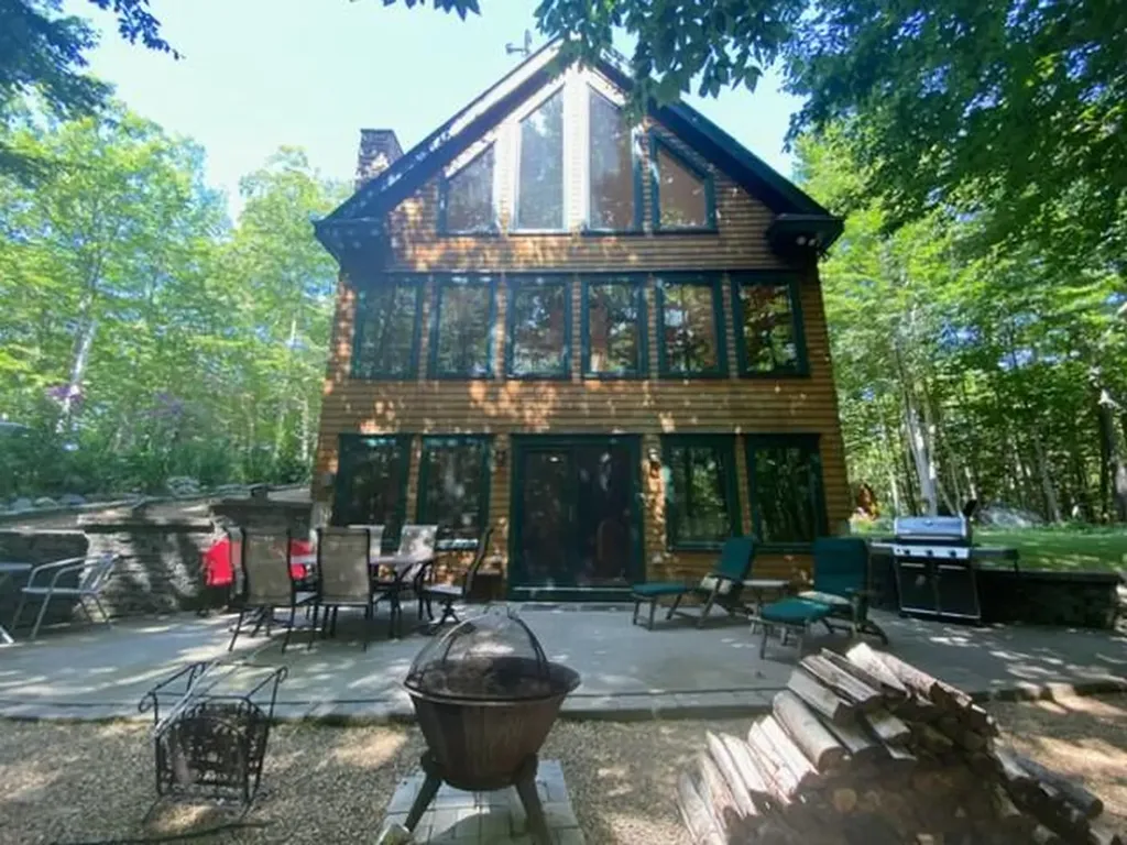 7 Lakeview Circle Frye Island ME 04071