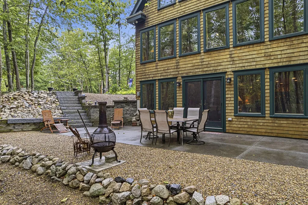 7 Lakeview Circle Frye Island ME 04071