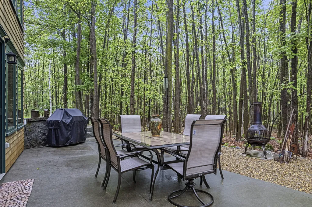 7 Lakeview Circle Frye Island ME 04071