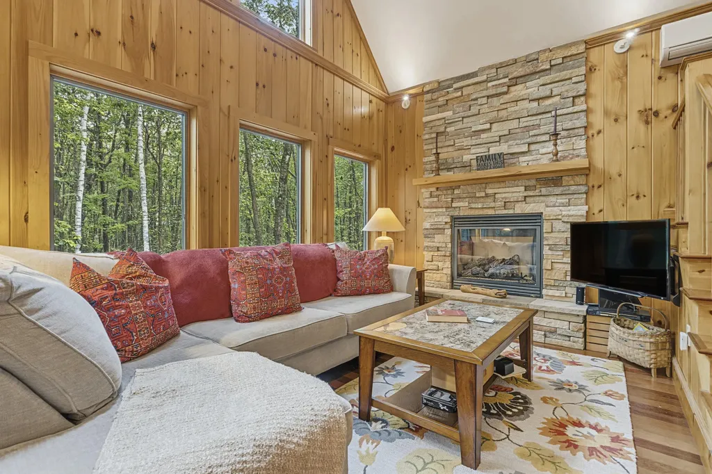 7 Lakeview Circle Frye Island ME 04071