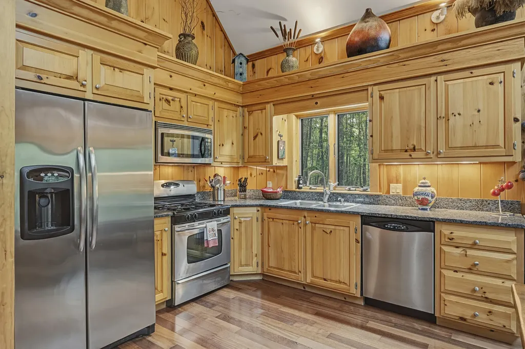 7 Lakeview Circle Frye Island ME 04071