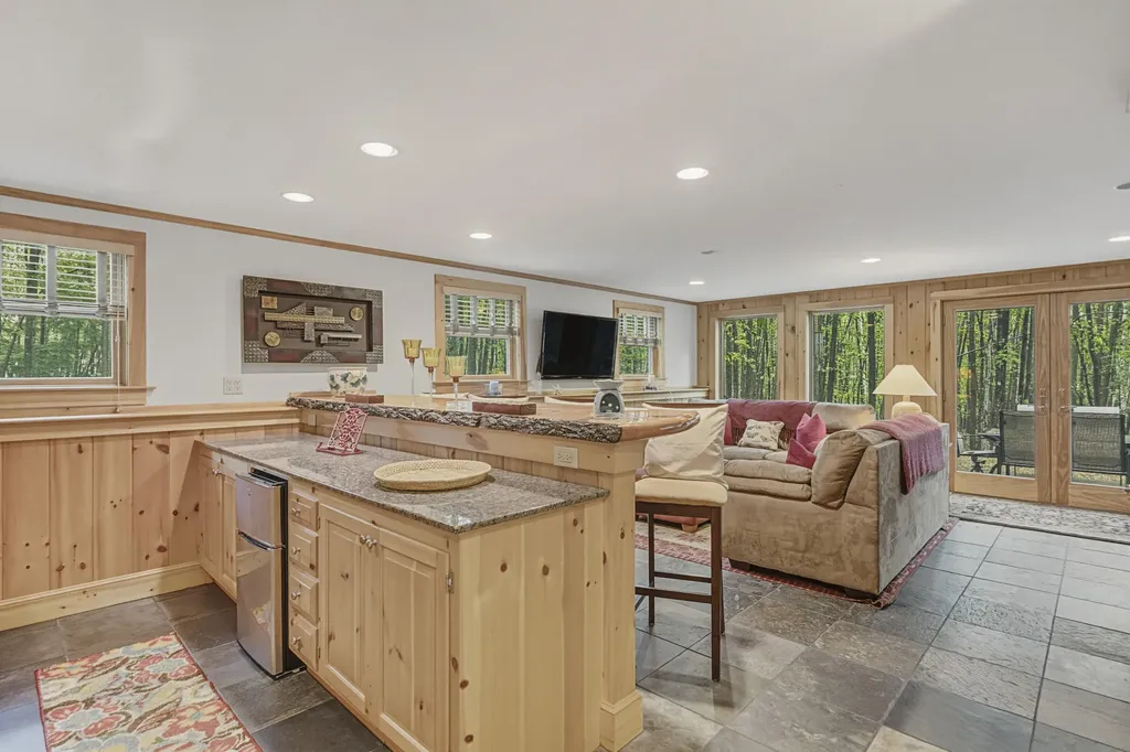7 Lakeview Circle Frye Island ME 04071