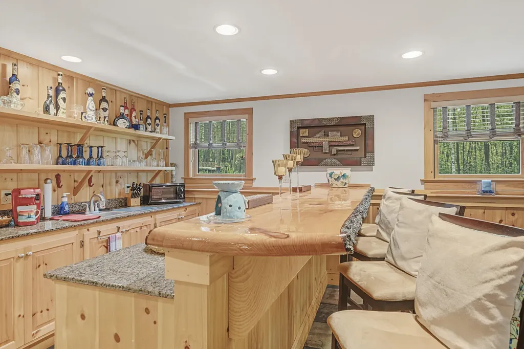 7 Lakeview Circle Frye Island ME 04071