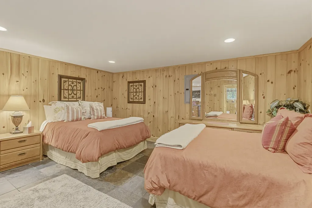 7 Lakeview Circle Frye Island ME 04071