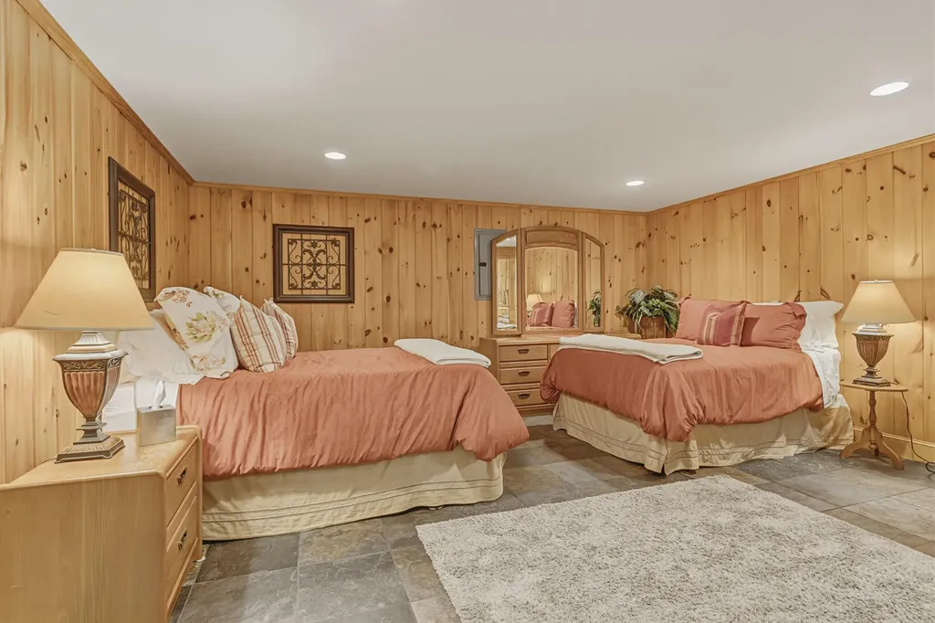 7 Lakeview Circle Frye Island ME 04071