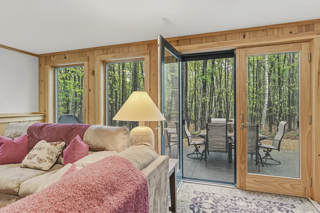 7 Lakeview Circle Frye Island ME 04071