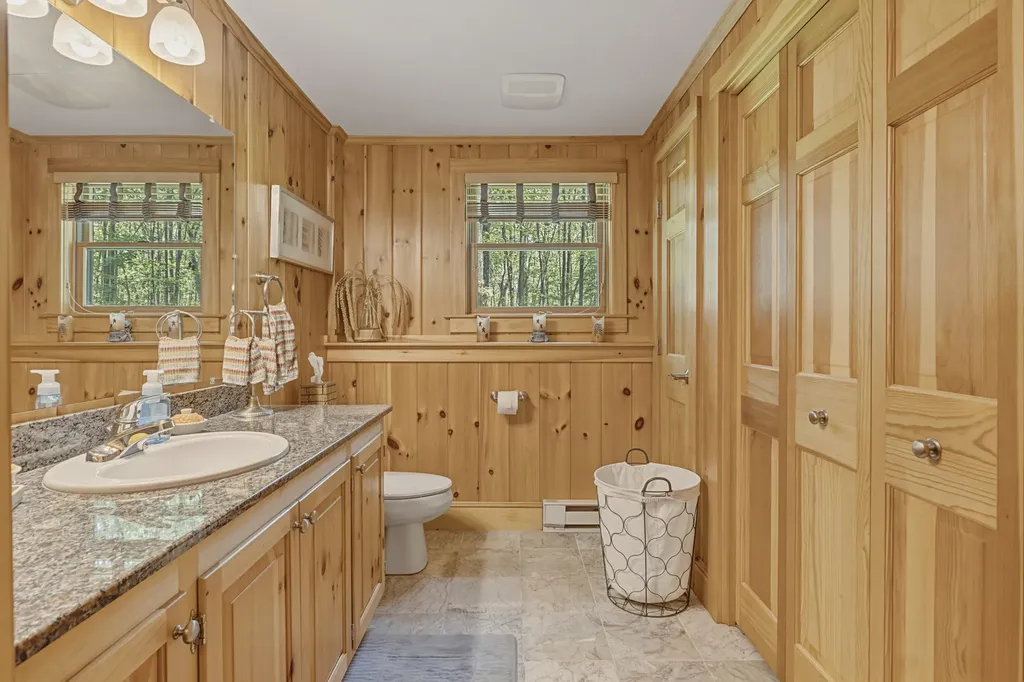 7 Lakeview Circle Frye Island ME 04071