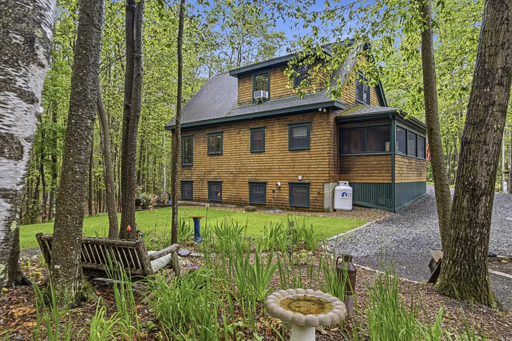 7 Lakeview Circle Frye Island ME 04071