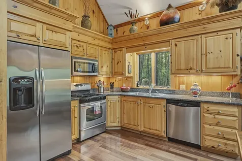 7 Lakeview Circle Frye Island ME 04071