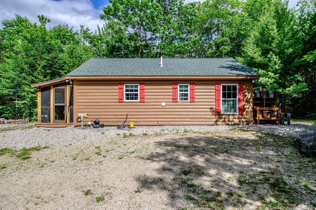 27 Merrifield Circle Sebago ME 04029