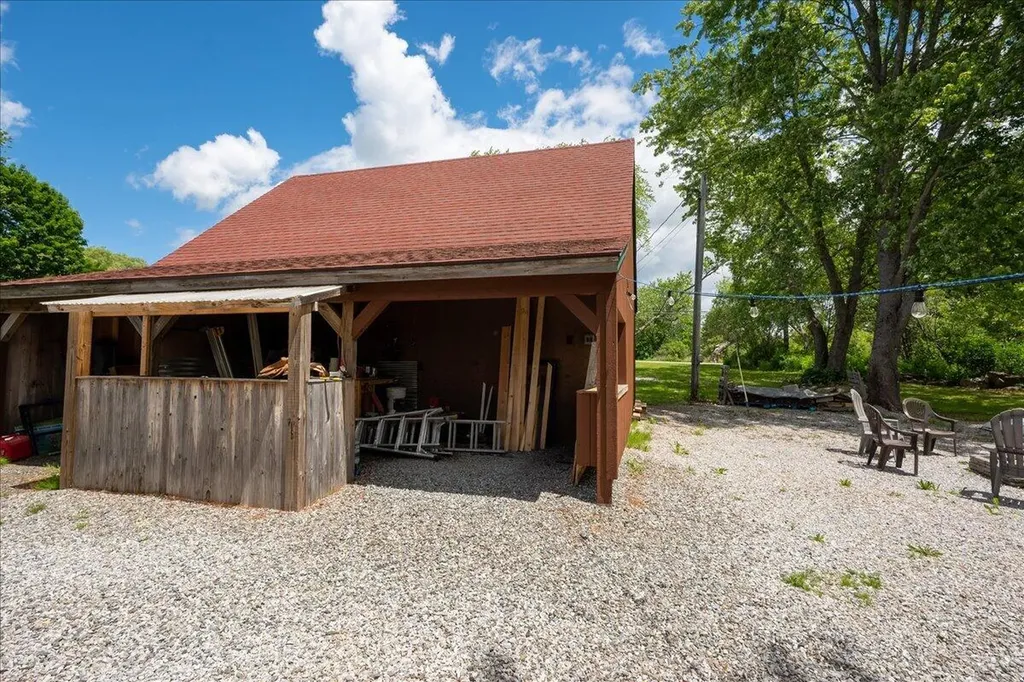 22 Oyster River Road Thomaston ME 04861