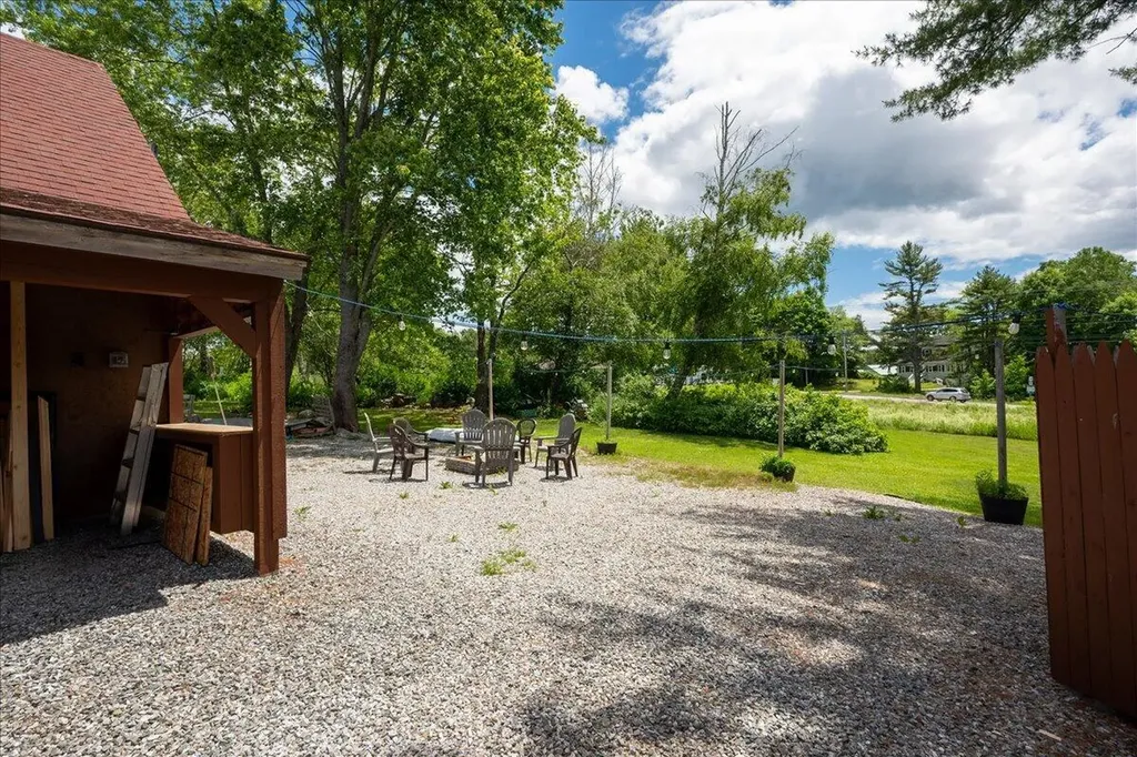 22 Oyster River Road Thomaston ME 04861