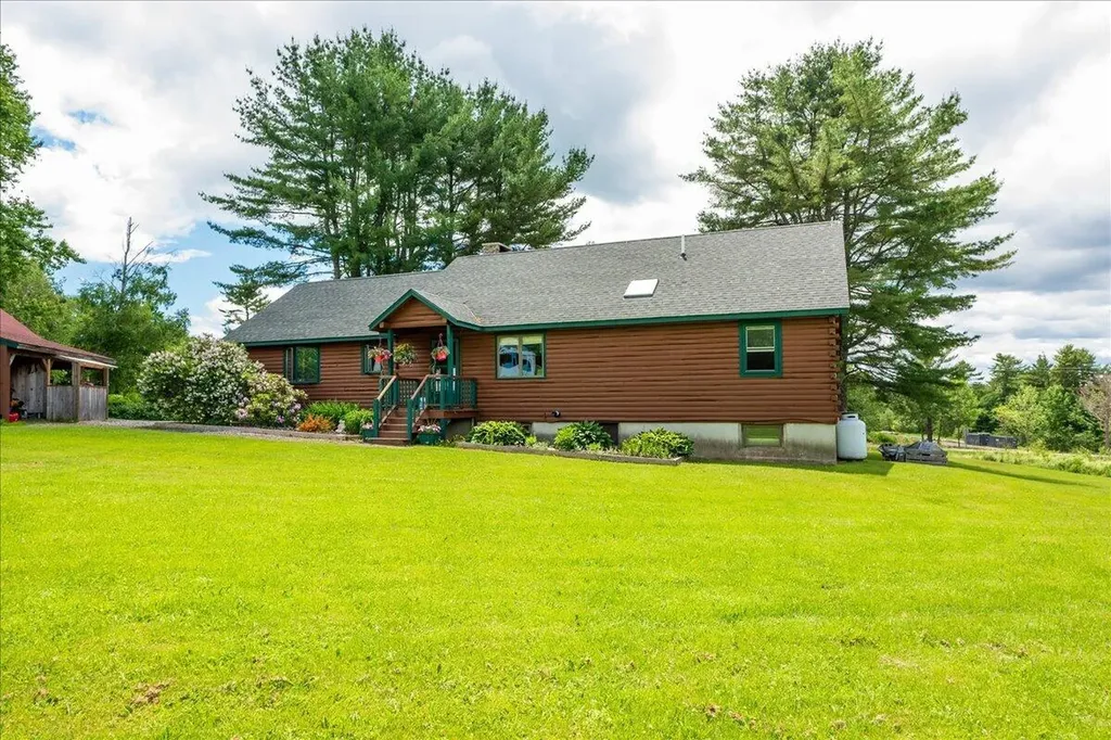 22 Oyster River Road Thomaston ME 04861