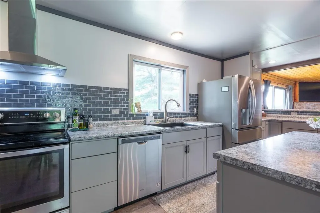 22 Oyster River Road Thomaston ME 04861