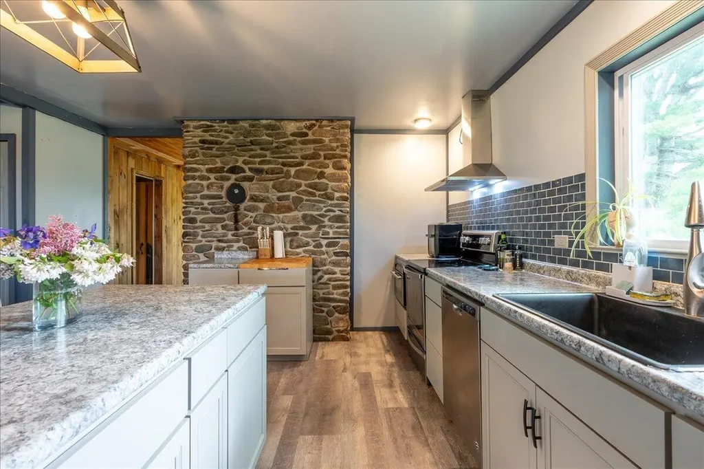 22 Oyster River Road Thomaston ME 04861